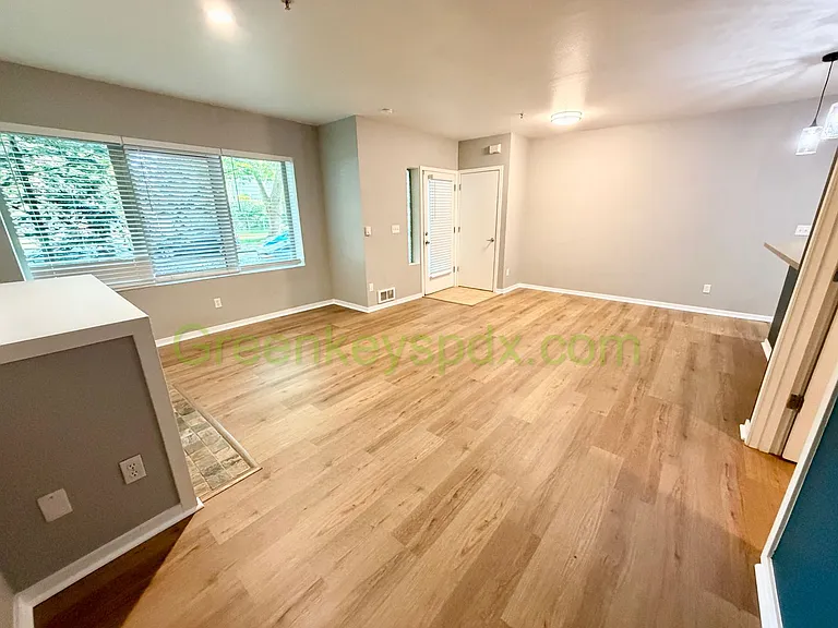 8514 N Central St — Photo 8