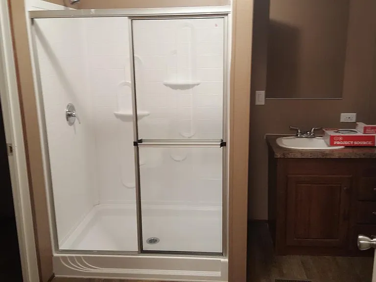 Master Bedroom - Shower