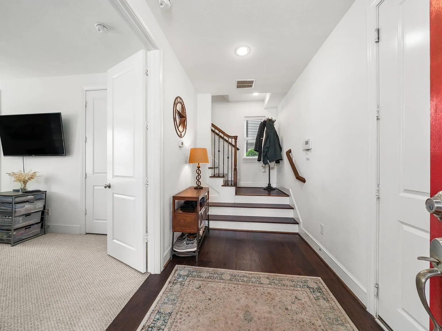 3 bed, 3.5 bath, 2105 sqft, $3,250 — Photo 3