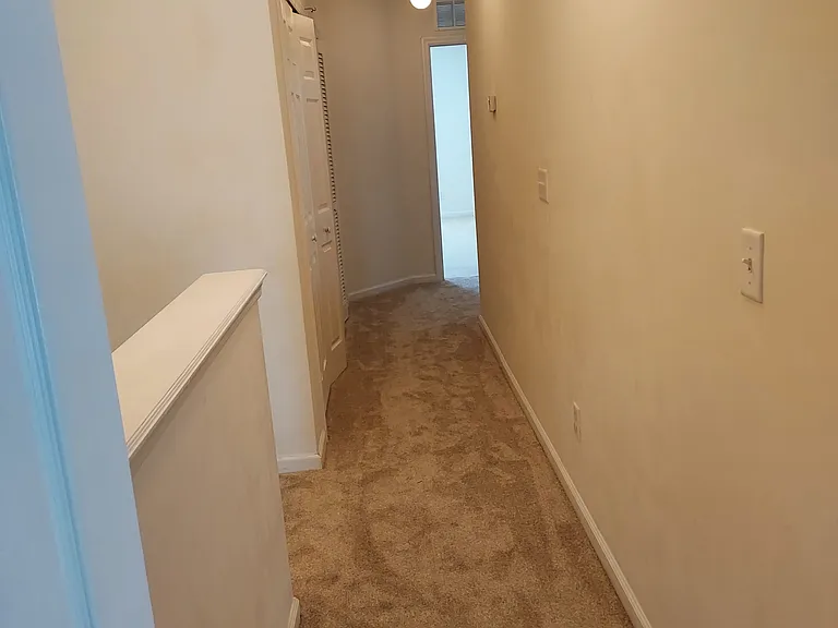 532 Hopewell Dr — Photo 8