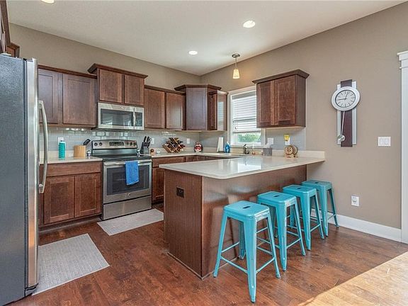 3rd image of 109 Mallard Pointe Dr NW