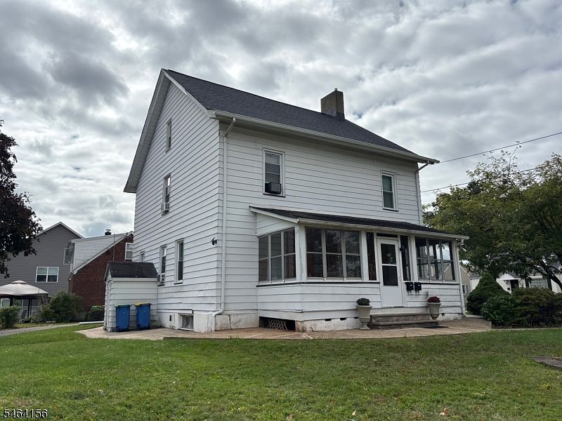 2nd image of 34 N Richards Ave