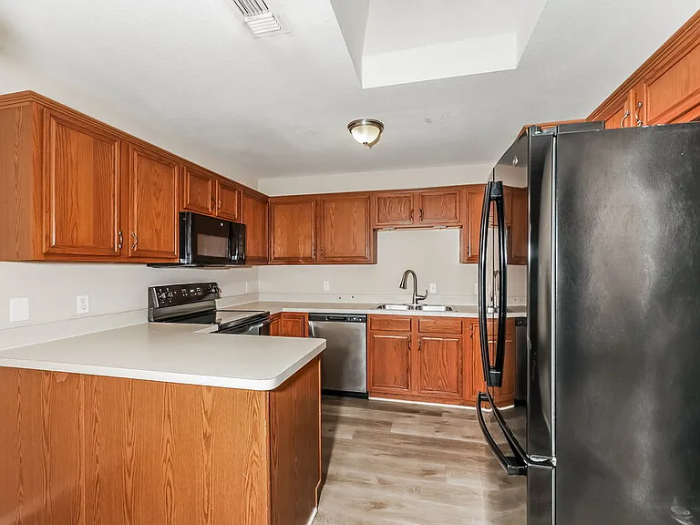 6101 Summerfield Dr — Photo 8