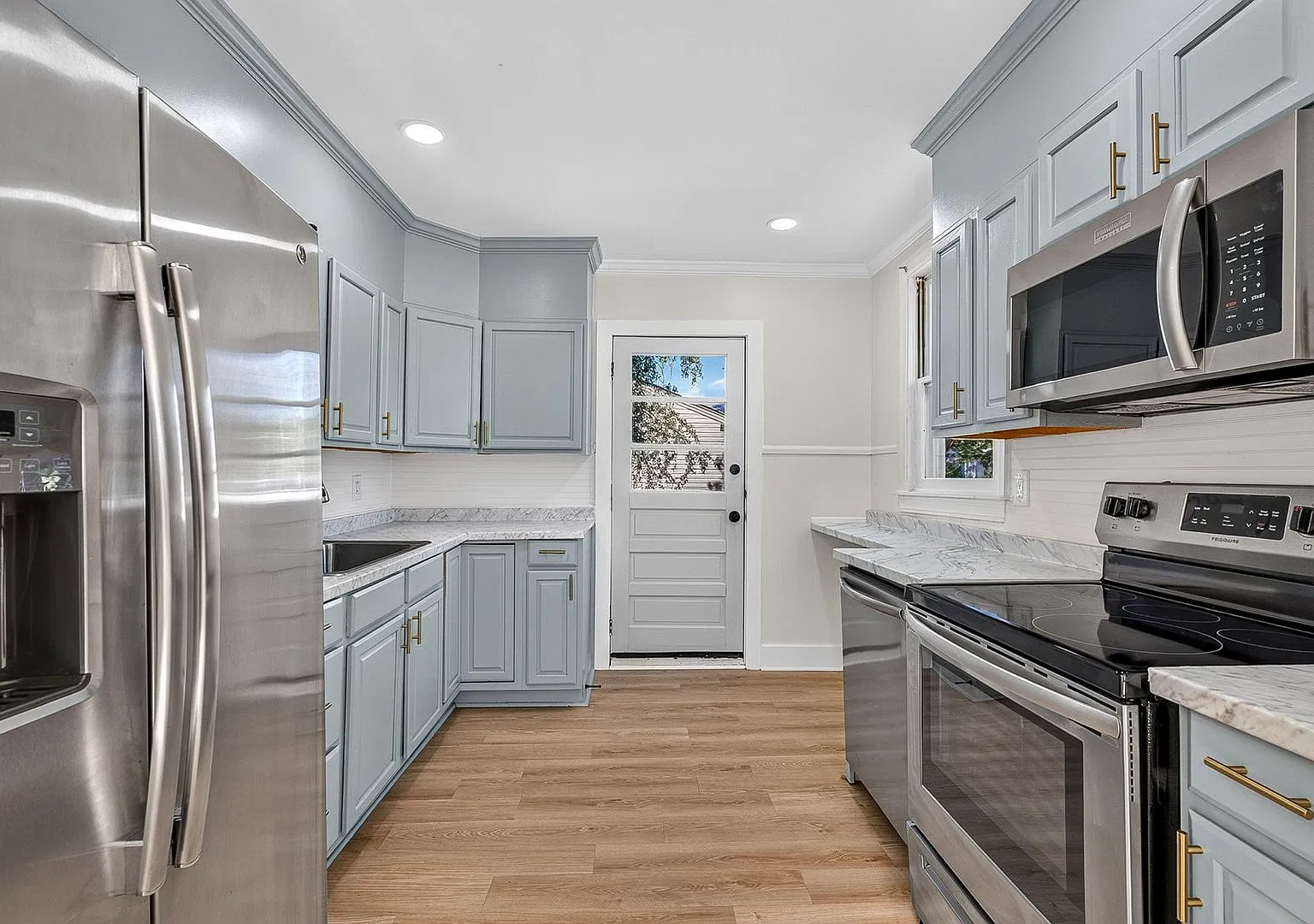 Convenient Living in North Charleston — Photo 4