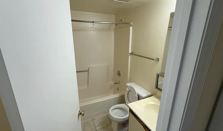 1440 Seneca Dr #K — Photo 10