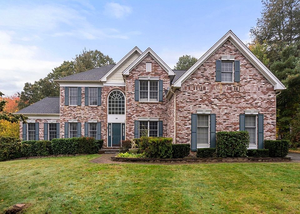 1st image of 39 Langelier Ln