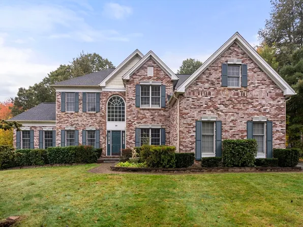 39 Langelier Ln, Marlborough, MA 01752