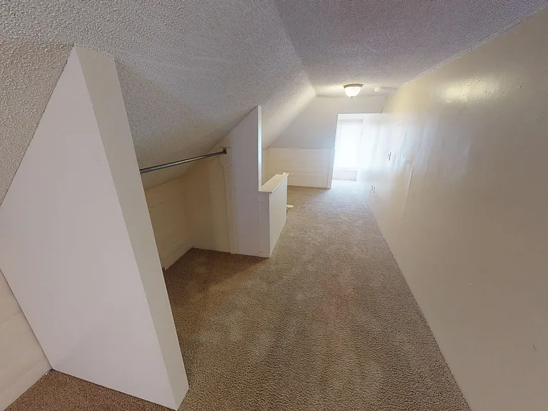 166 & 168 E. 11th Ave. SK — Photo 14