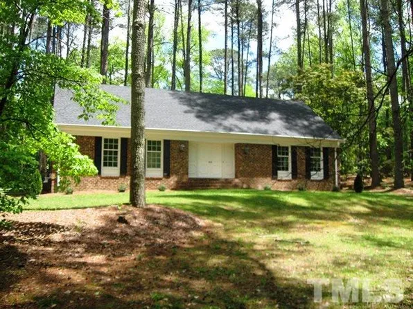 715 Holland Rd, Fuquay Varina, NC 27526