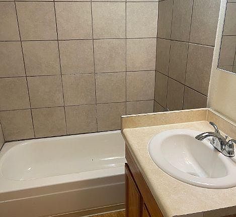 5th image of 1110 E 6th St #1112