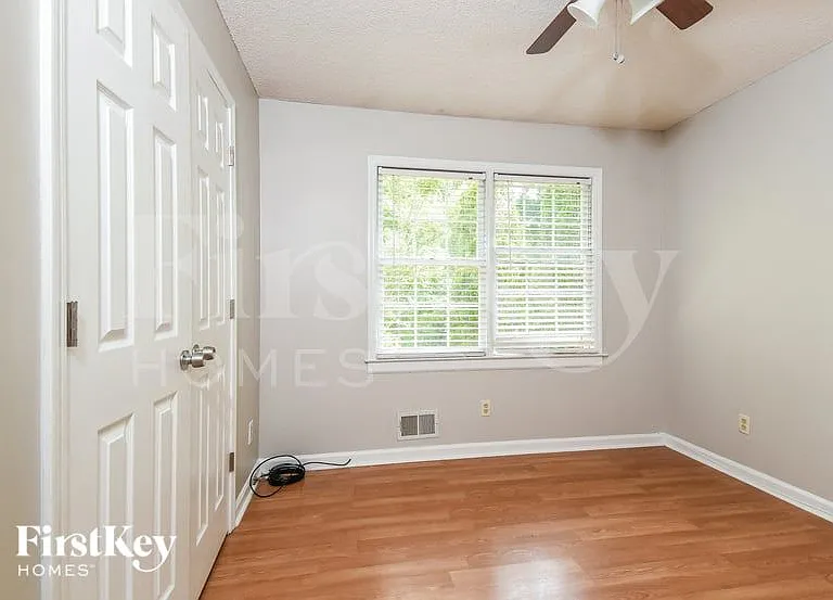 4892 Country Cove Way — Photo 6