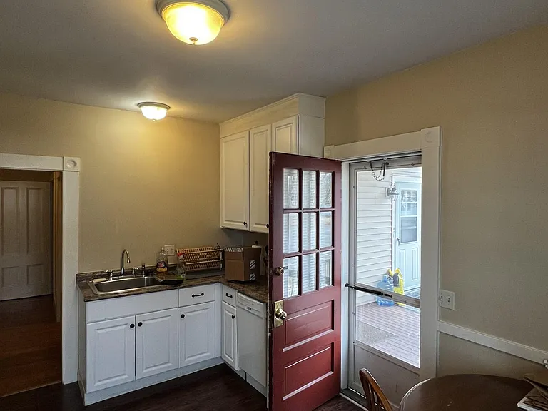 145 Sylvan St #1 — Photo 5