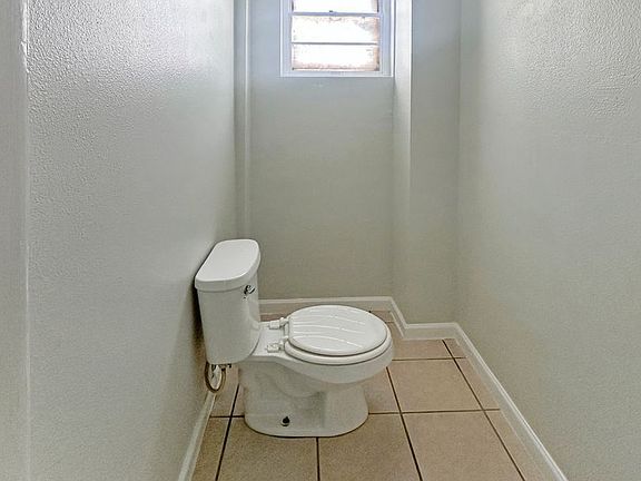 2nd image of 702 S Gevers St APT 01