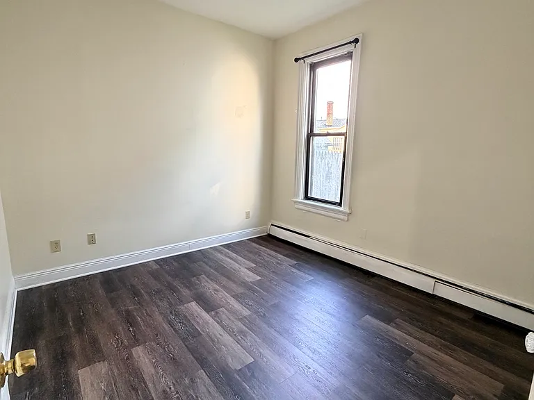 1639 Newport Ave #1B — Photo 5
