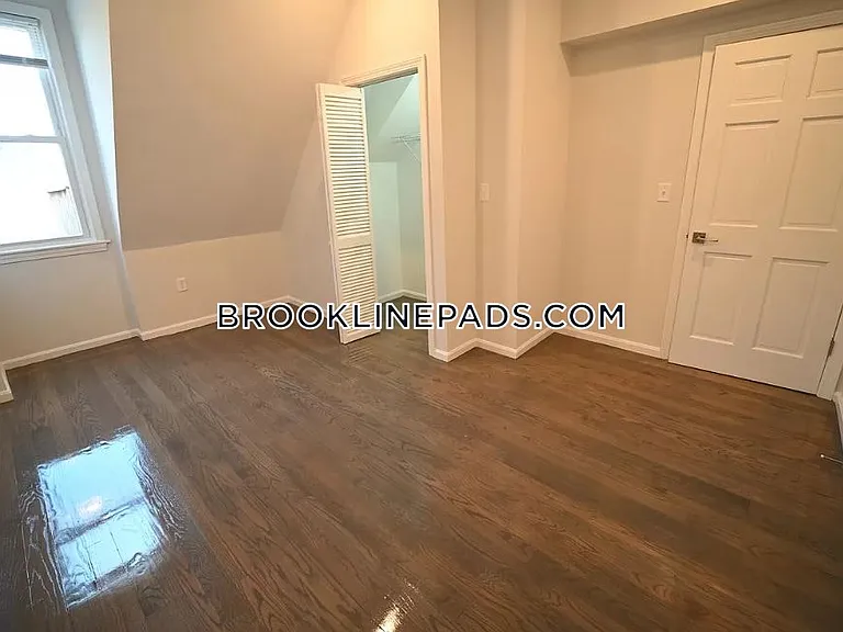 1414 Beacon St #3F — Photo 6