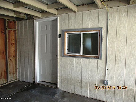 3rd image of 905 13th St SW