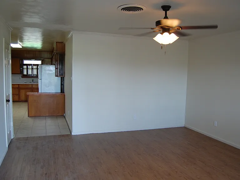 4422 29th St — Photo 3