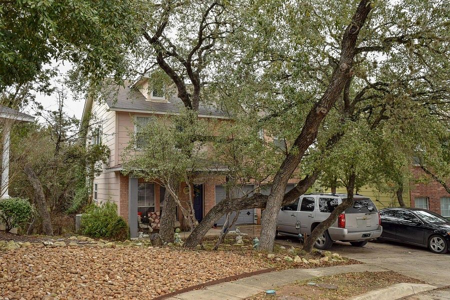 2nd image of 7507 Acorn Bend Dr