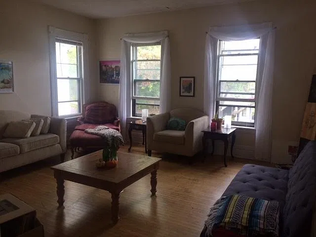 3 bed, 1025 sqft, $2,940 — Photo 4