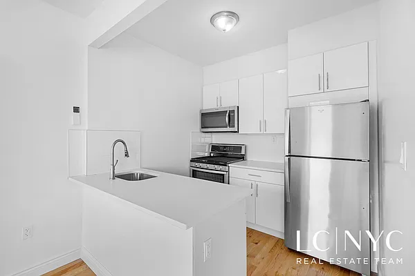 Rented by Keller Williams NYC | media 35