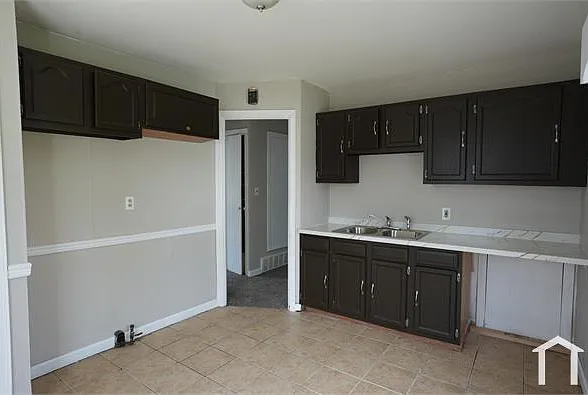 16401 Lotus Dr — Photo 9