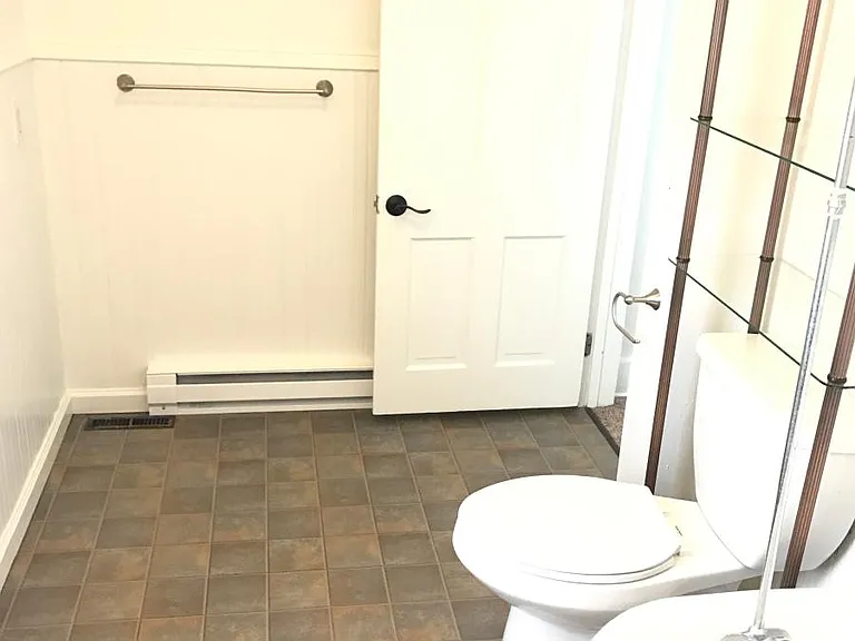 1051 Elk St #4 — Photo 8