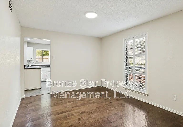 4710 Fallon Pl — Photo 6