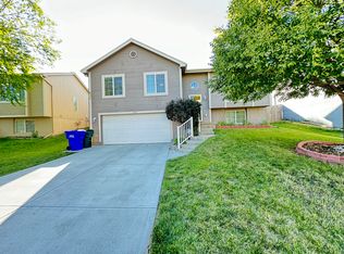 7378 N 77th St, Omaha, NE 68122