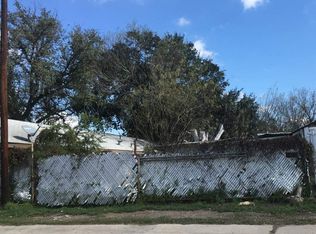 2202 E Lyon St, Laredo, TX 78043