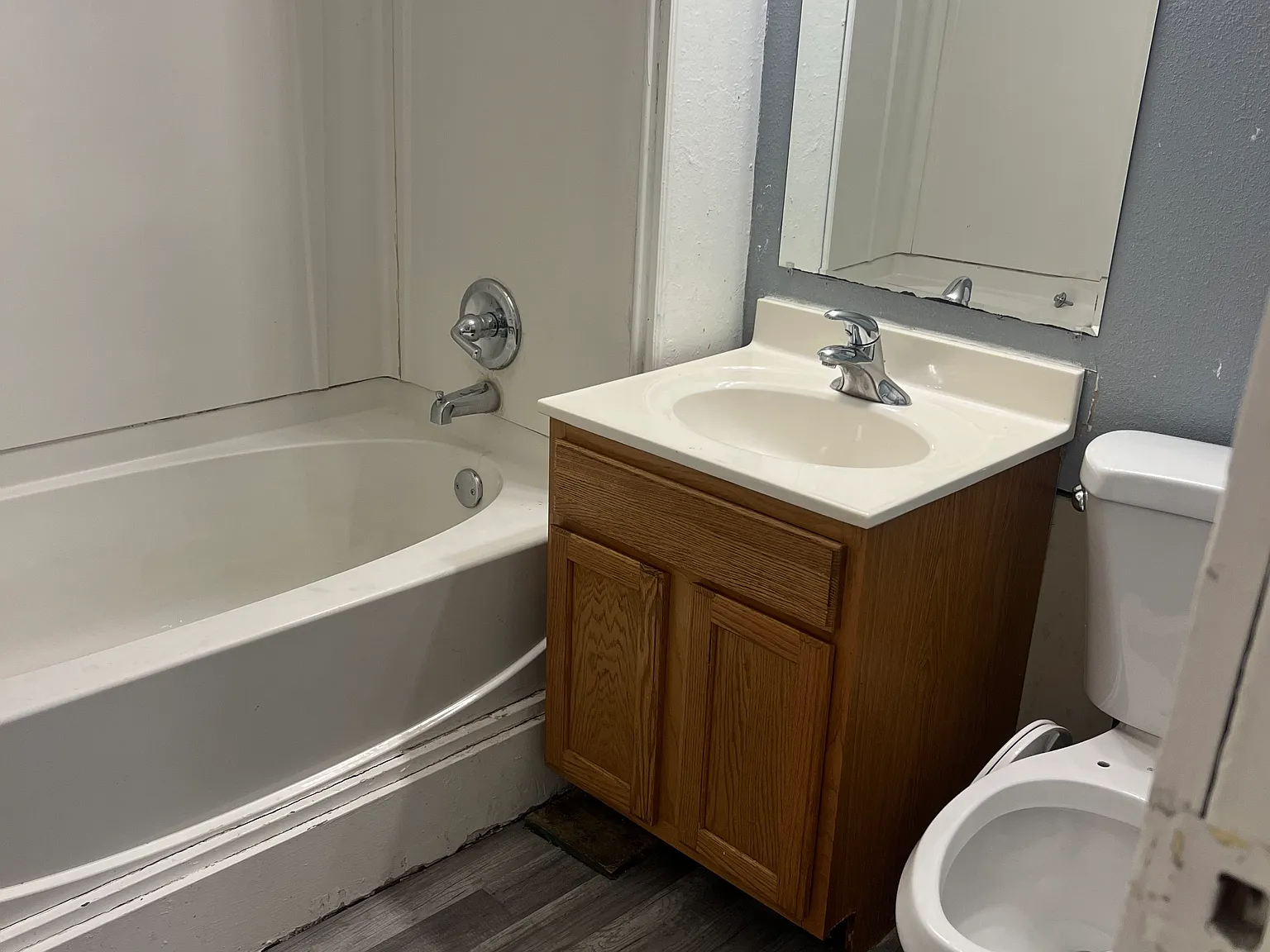 2 bed, 942 sqft, $1,400 — Photo 2