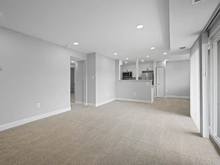 Rose Hill Apartments — Photo 40