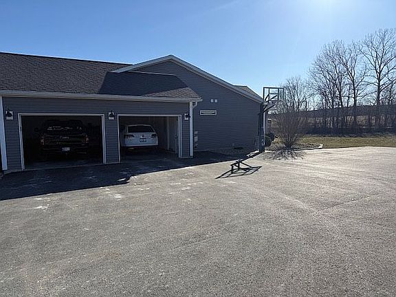 696 sq ft Attached Garage