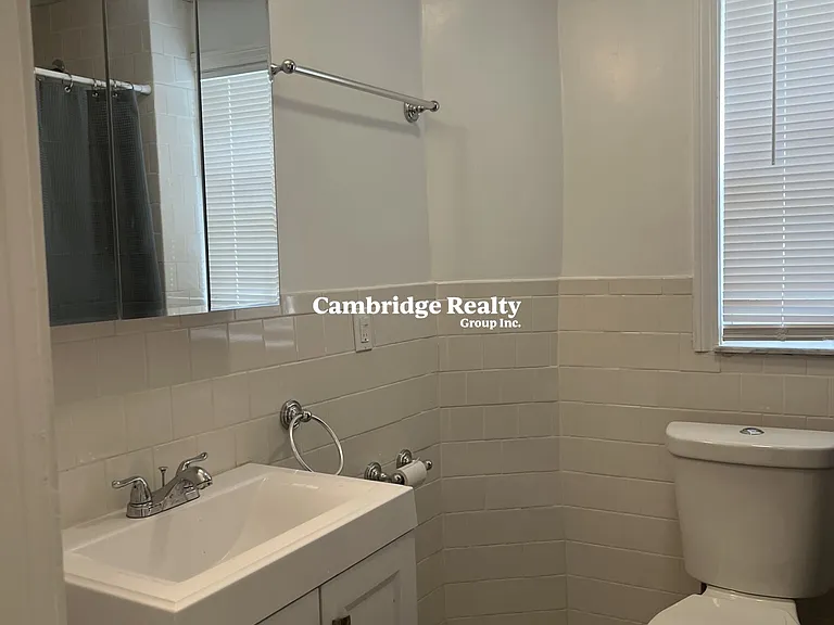 35 Cameron Ave #2T — Photo 17