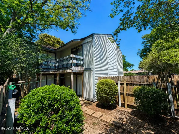 300 Fox Run Ave, Lafayette, LA 70508