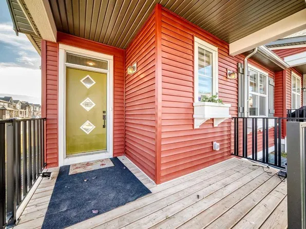 241 N Lucas Ave NW, Calgary, AB T3P 1N3