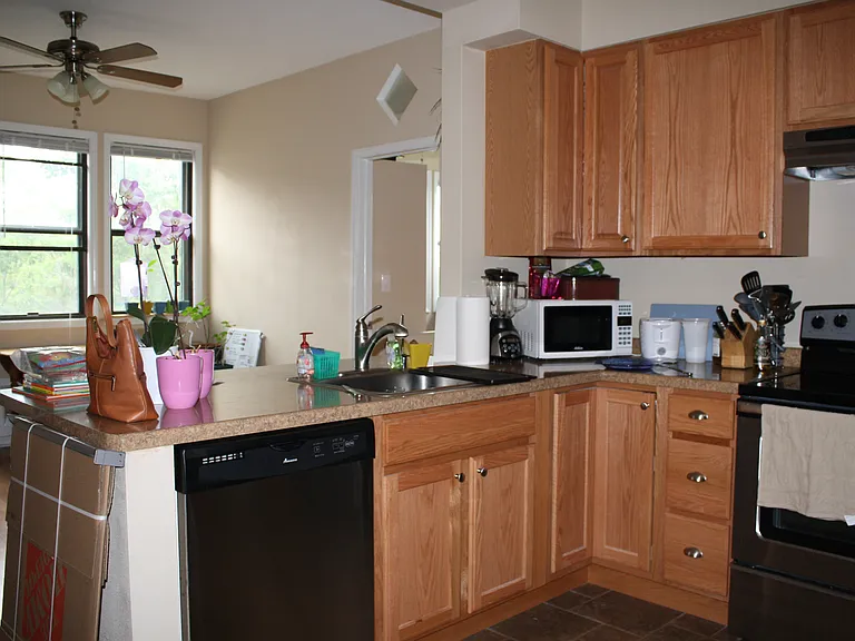 Mendota Lakeshore Apartments LLC — Photo 29