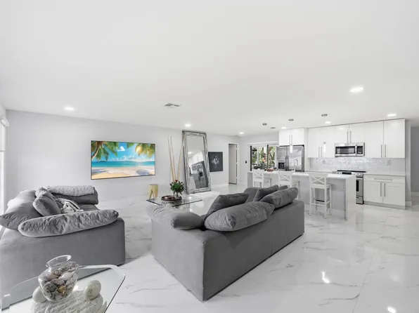 6396 Country Wood Way, Delray Beach, FL 33484