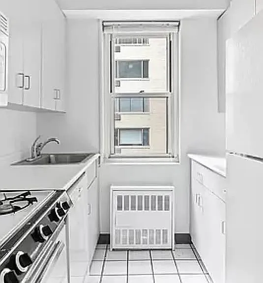 400 E 54th St #16G — Photo 3