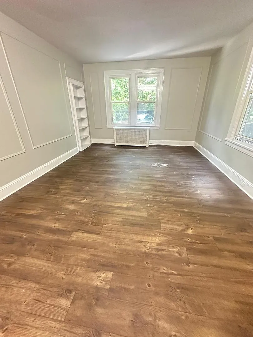 Unit Photo - 31 Lincoln Ave #2