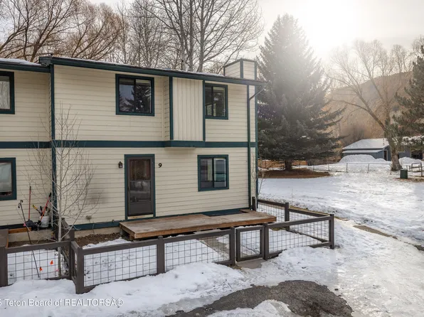 320 E Simpson Ave APT 9, Jackson, WY 83001