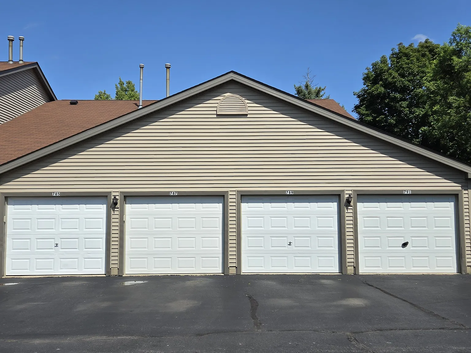 2 bed, 1200 sqft, $2,195 — Photo 2