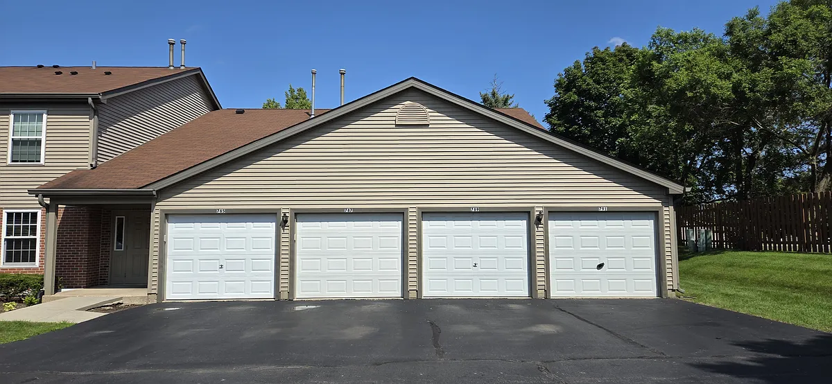 Building Photo - 791 E Whispering Oaks Dr