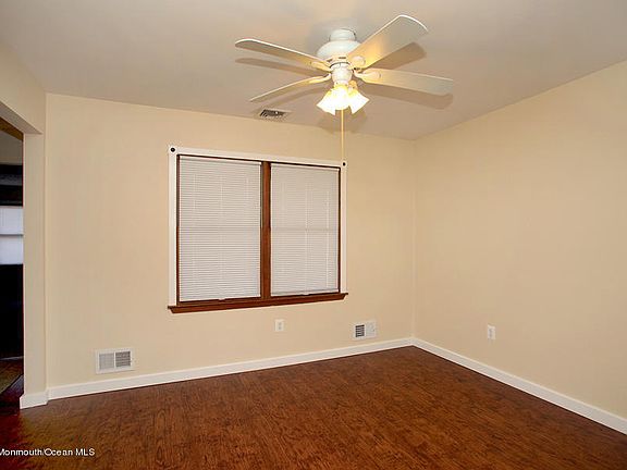 4th image of 1220 Echo Pl