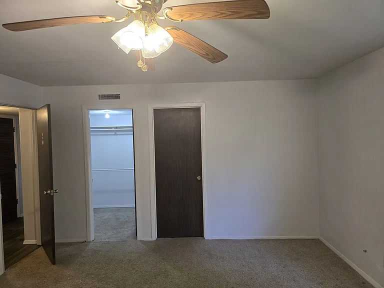 400 Sunrise Dr #10 — Photo 13