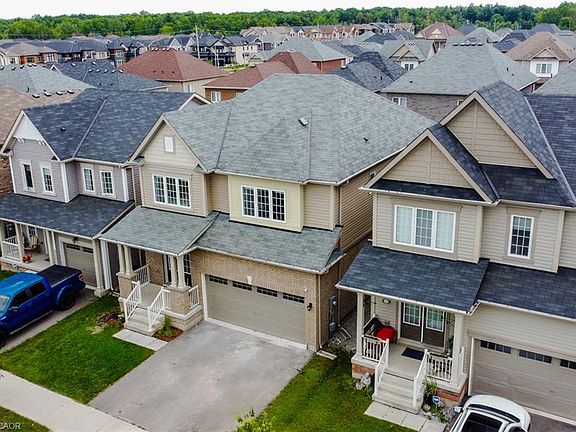 3rd image of 11 Esther Cres