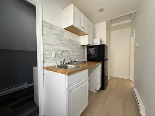 60 Amherst St Floor 2, East Orange, NJ 07018