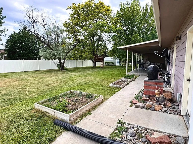 1620 Sneffels St — Photo 21