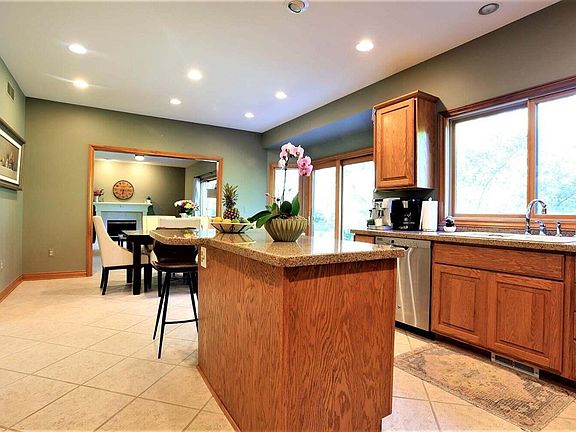 5th image of 4703 Sawgrass Dr W