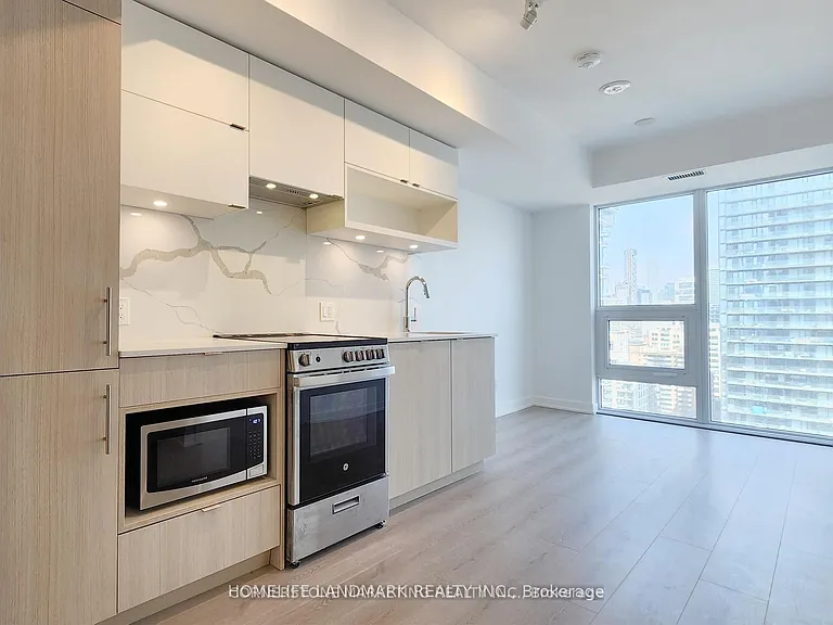 100 Queen St E #2617 — Photo 7