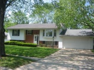 200 Maureen Dr, Elgin, IL 60123